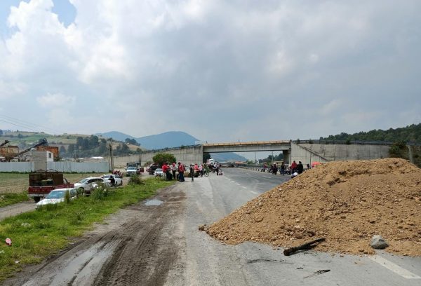 Pobladores De San Pedro Tlanixco Bloquearon La Autopista Tenango