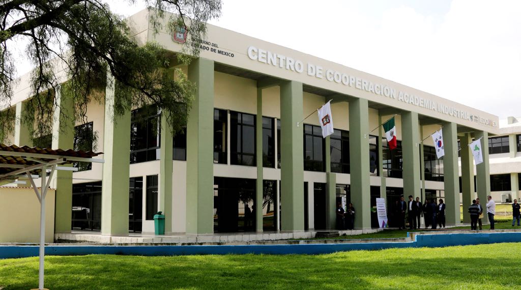 Fortalecen Centros de Cooperación Academia-Industria formación profesional  de jóvenes mexiquenses