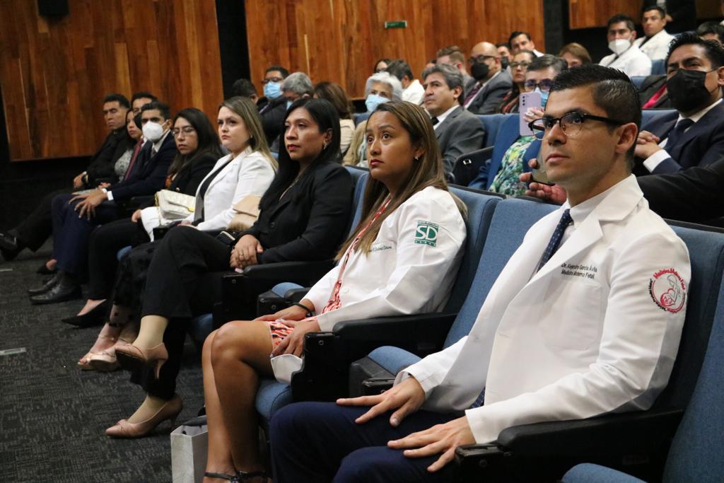 Médicos residentes consolidan la calidad de los servicios de salud pública  del Edomex