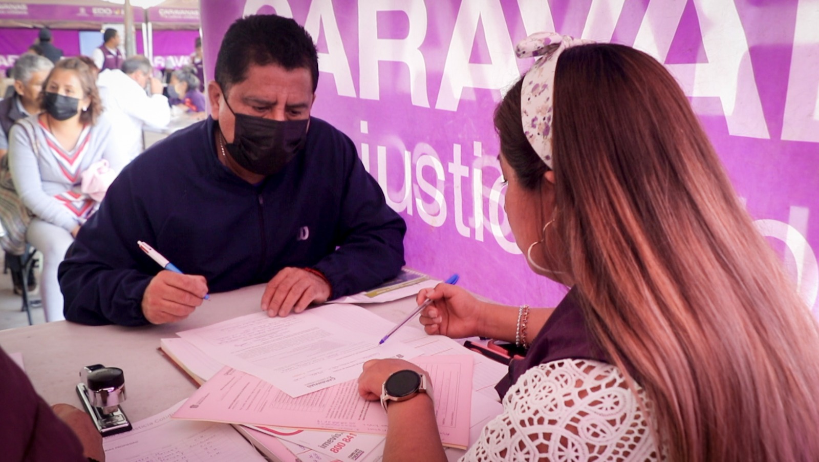 Mexican families obtain savings to regularize their properties in the Caravans for Daily Justice