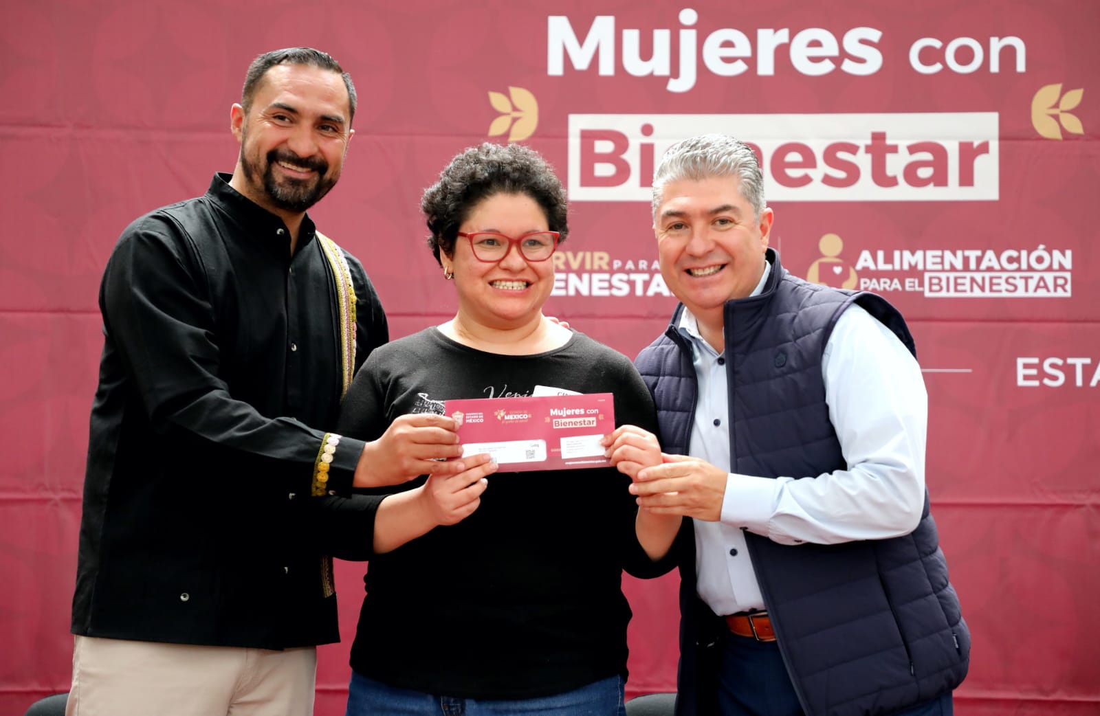 Entregan tarjetas del Programa Mujeres con Bienestar en Ecatepec