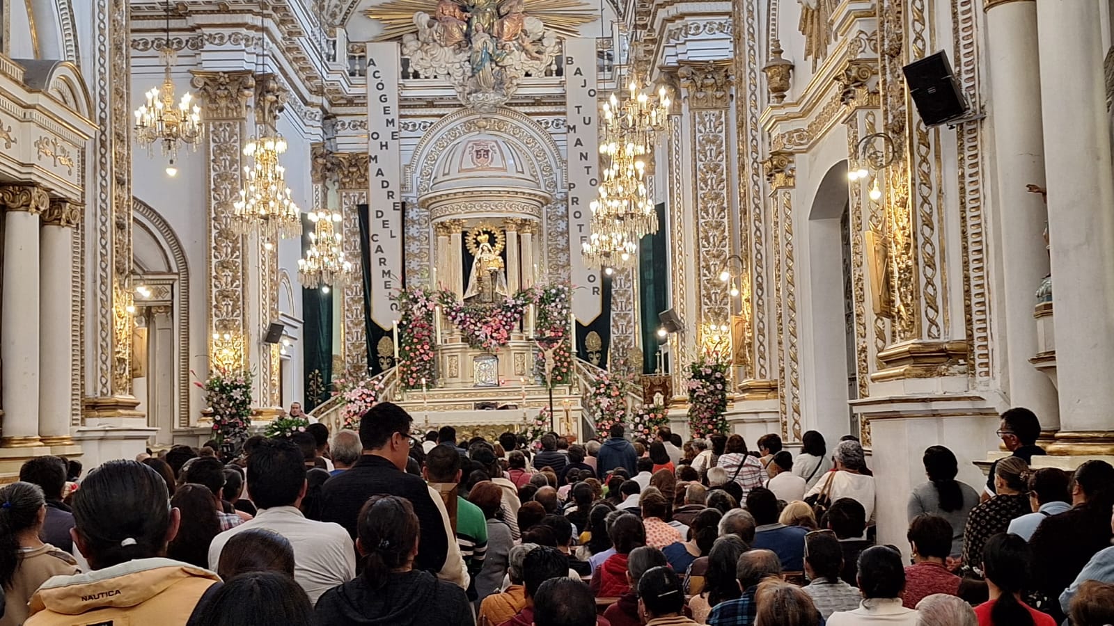 Festejan feligreses a la Virgen del Carmen en Toluca