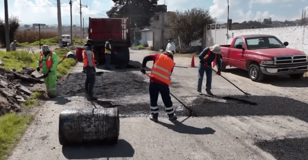 Toluca intensifica bacheo a pesar de las lluvias