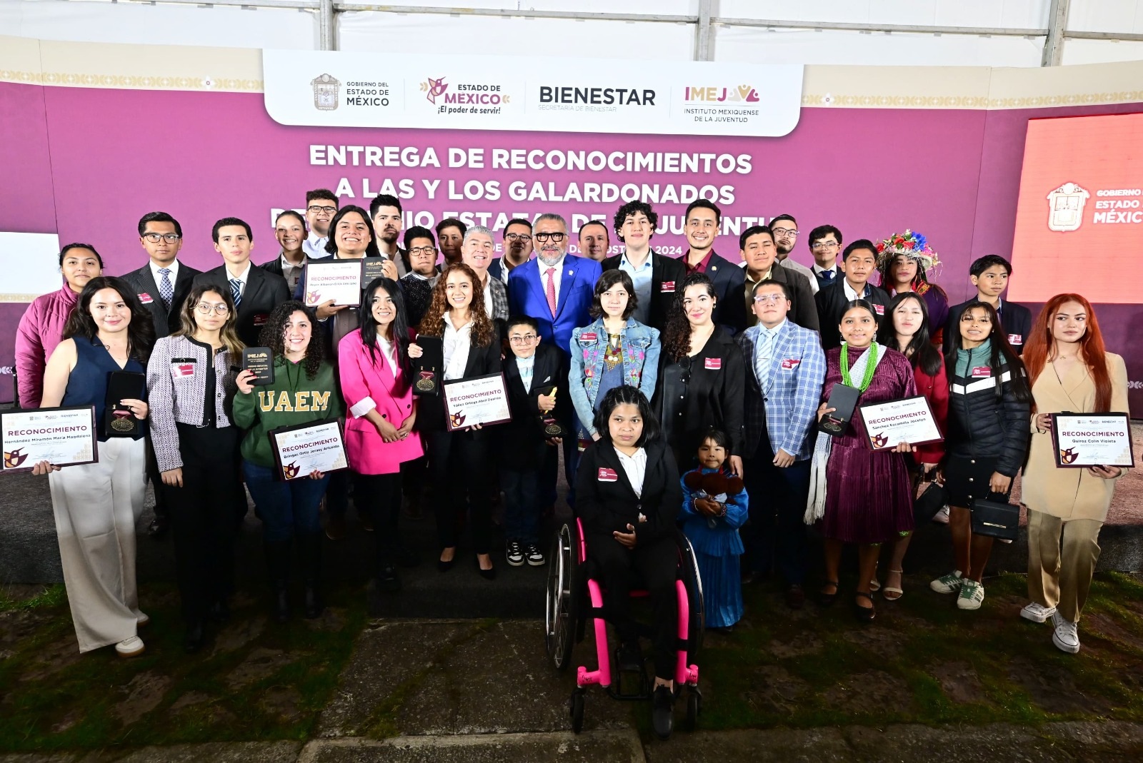 Entrega Edomex Premio Estatal de la Juventud