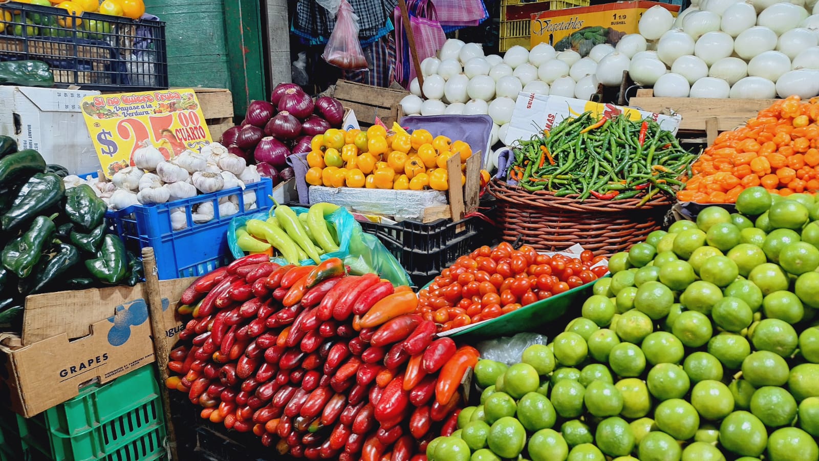 Canasta básica se cotiza en tres mil 20 pesos; registra aumento en carnes y limón