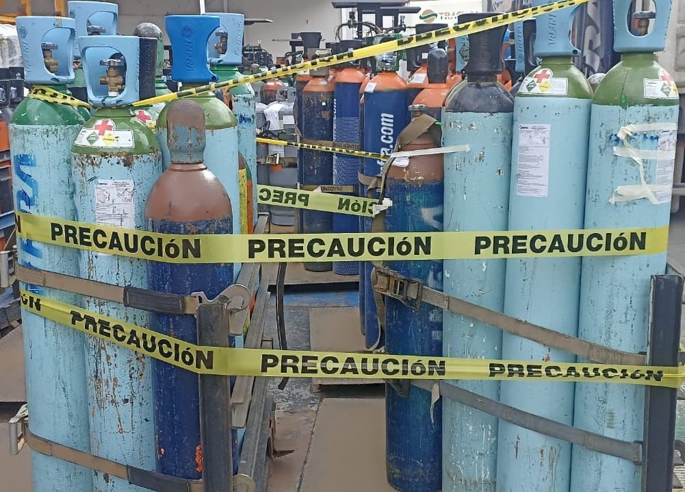 Aseguran tanques de oxígeno medicinal e industrial en inmueble de Tlalnepantla