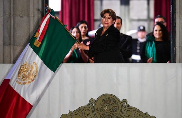 Delfina Gómez encabezó su primer grito de Independencia (Foto: Especial).