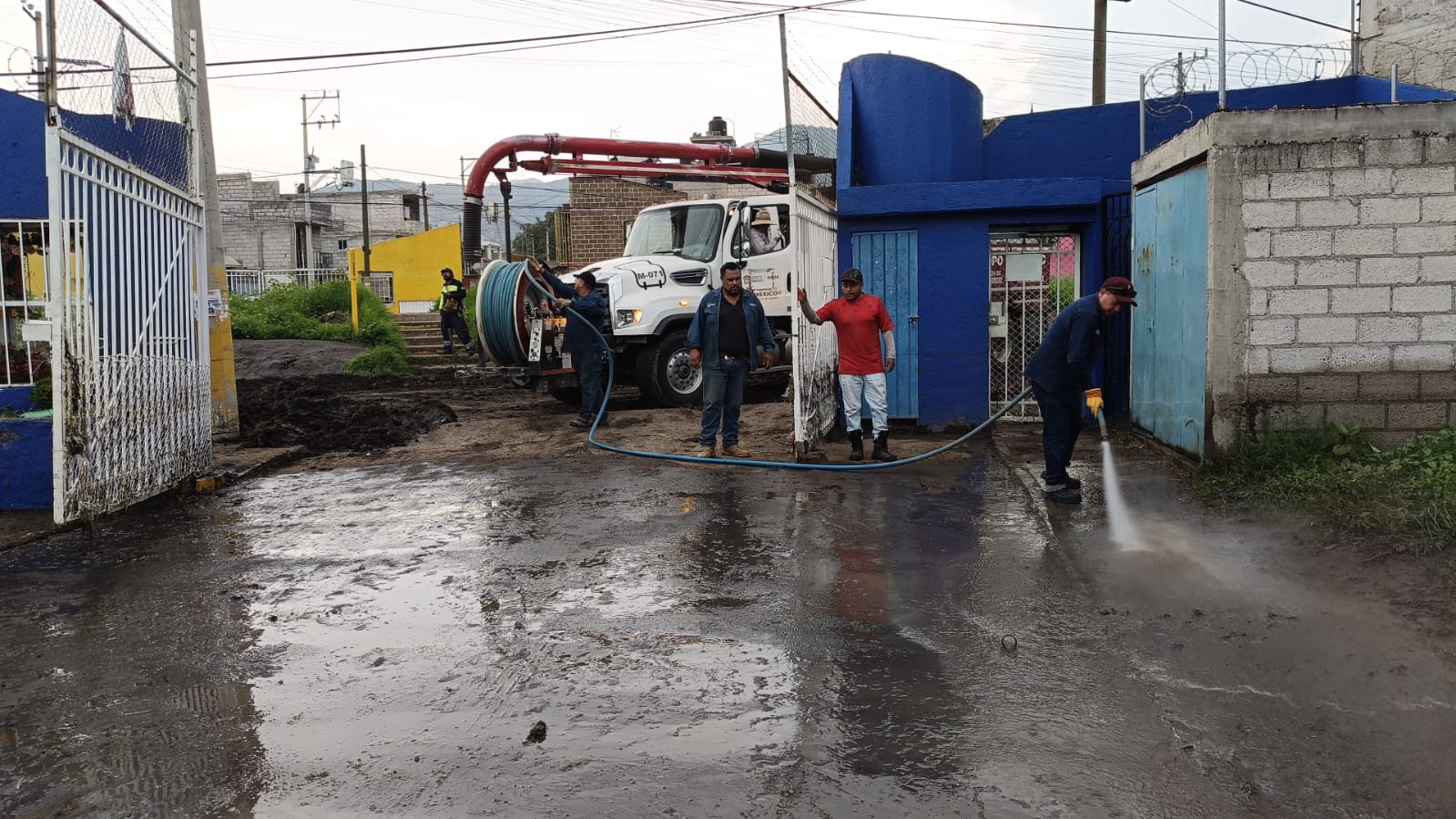 Avanzan labores de limpieza y sanitización tras afectaciones por las lluvias en Coacalco, Tlalnepantla y Ecatepec