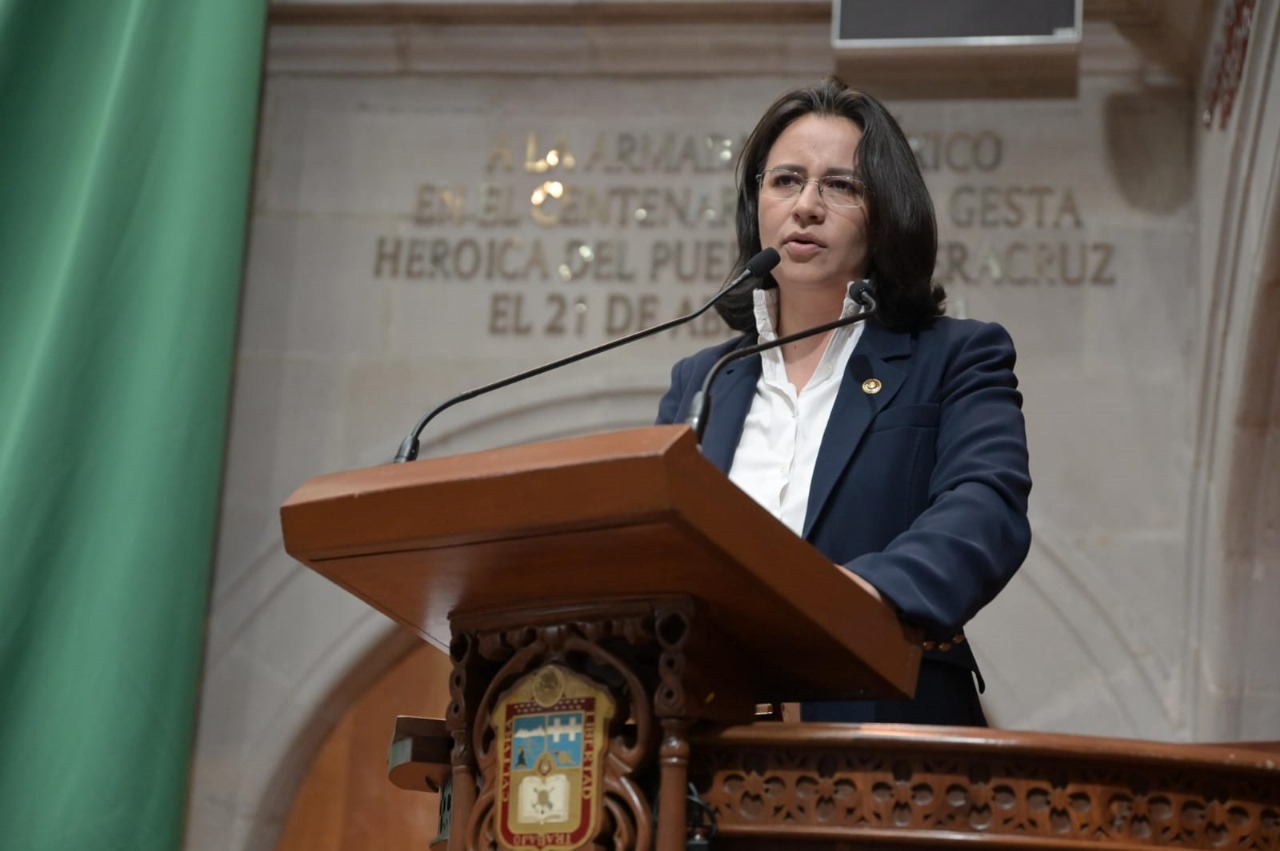 Paola Jiménez rompe con el PRI, será diputada sin partido en la LXII Legislatura